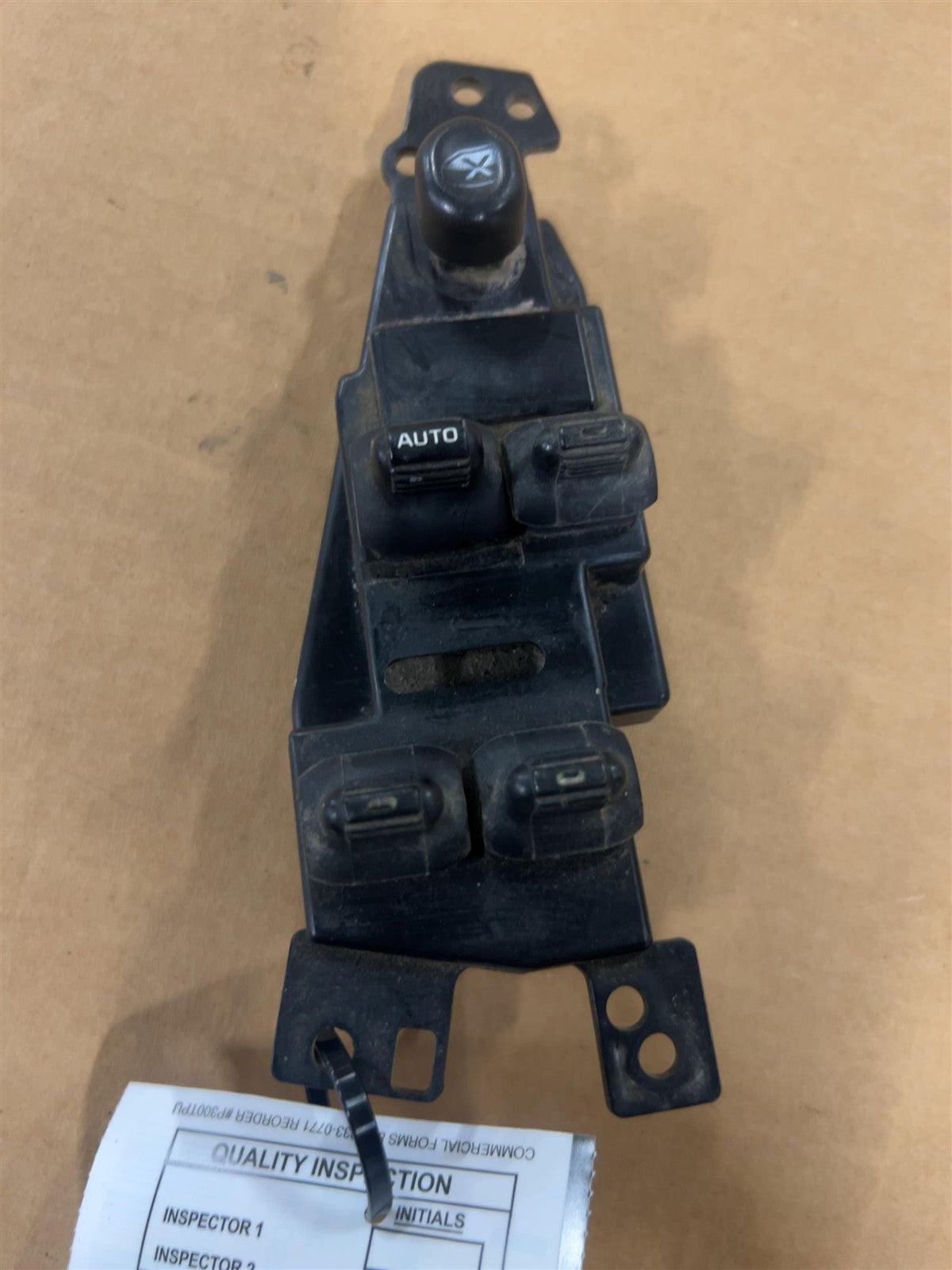Window Master Switch from a 2004 Chrysler Sebring, left side, photo 2