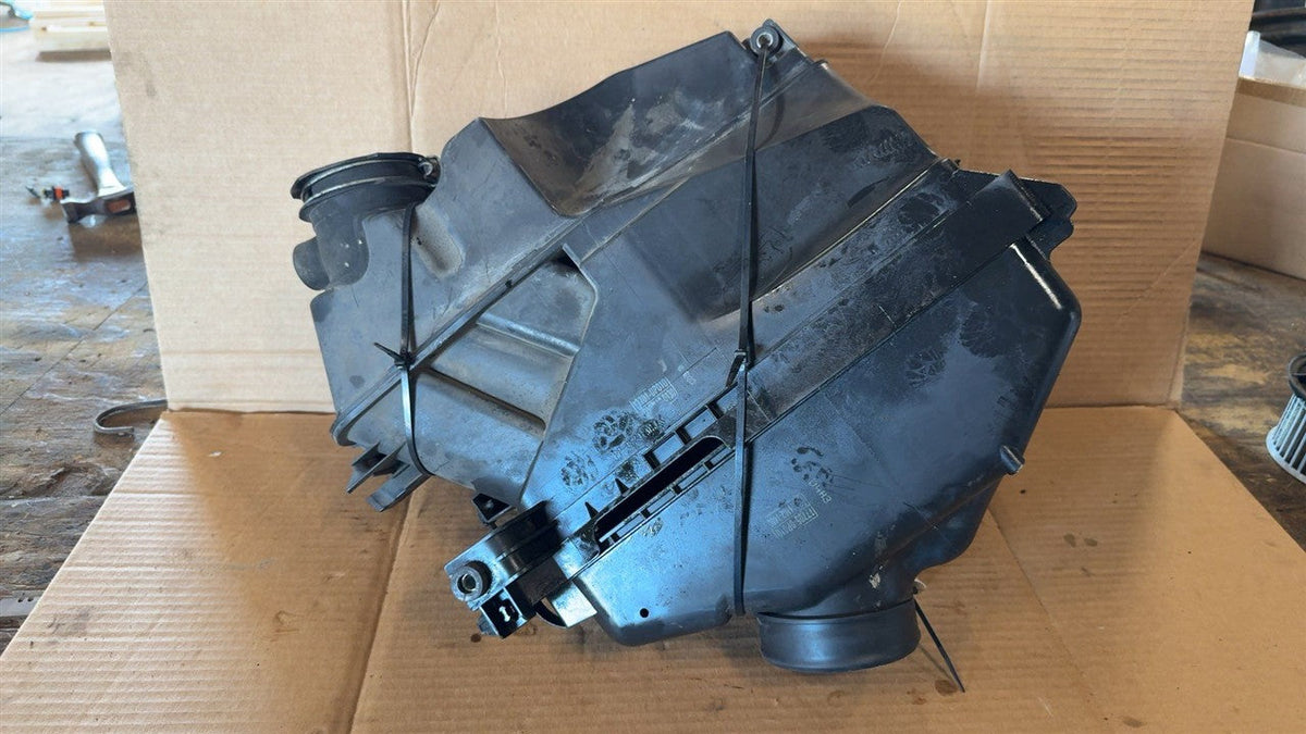 Air Filter Box from a 2003 Toyota Tacoma, photo 2