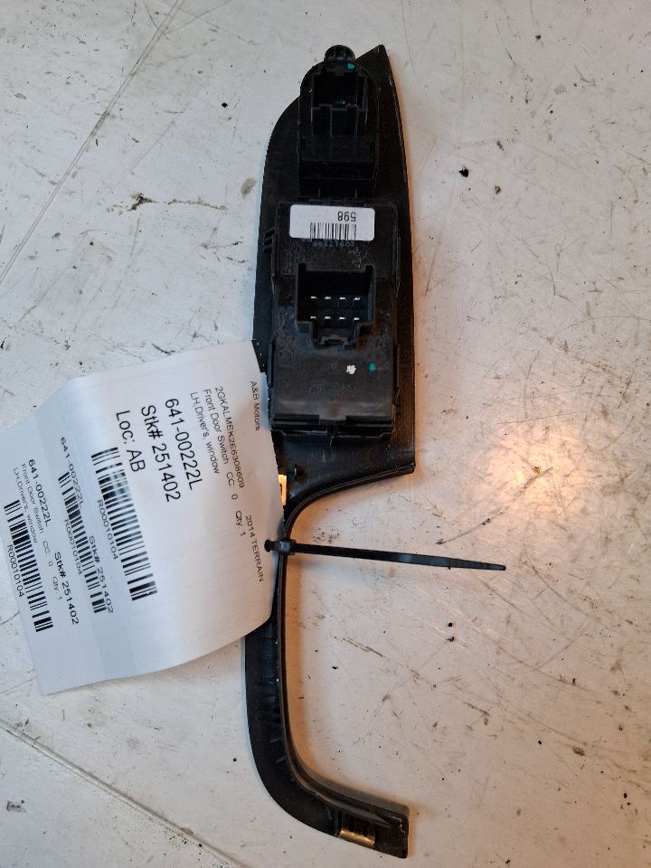 Window Master Switch from a 2014 GMC Terrain, left side, photo 3