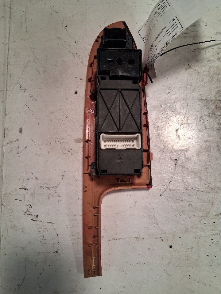 Window Master Switch from a 2006 Honda, left side, photo 3