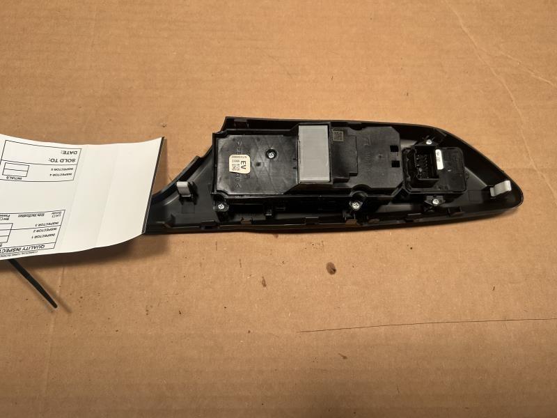 Window Master Switch from a 2018 Honda Civic, left side, photo 3