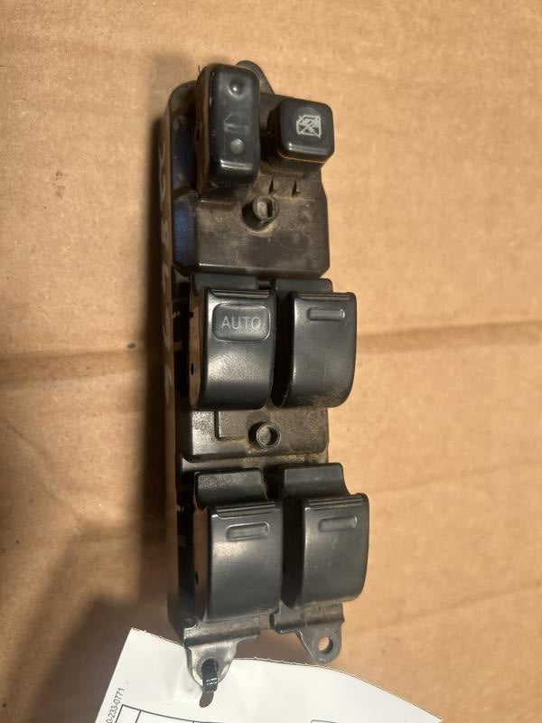 Window Master Switch from a 2005 Scion, photo 1