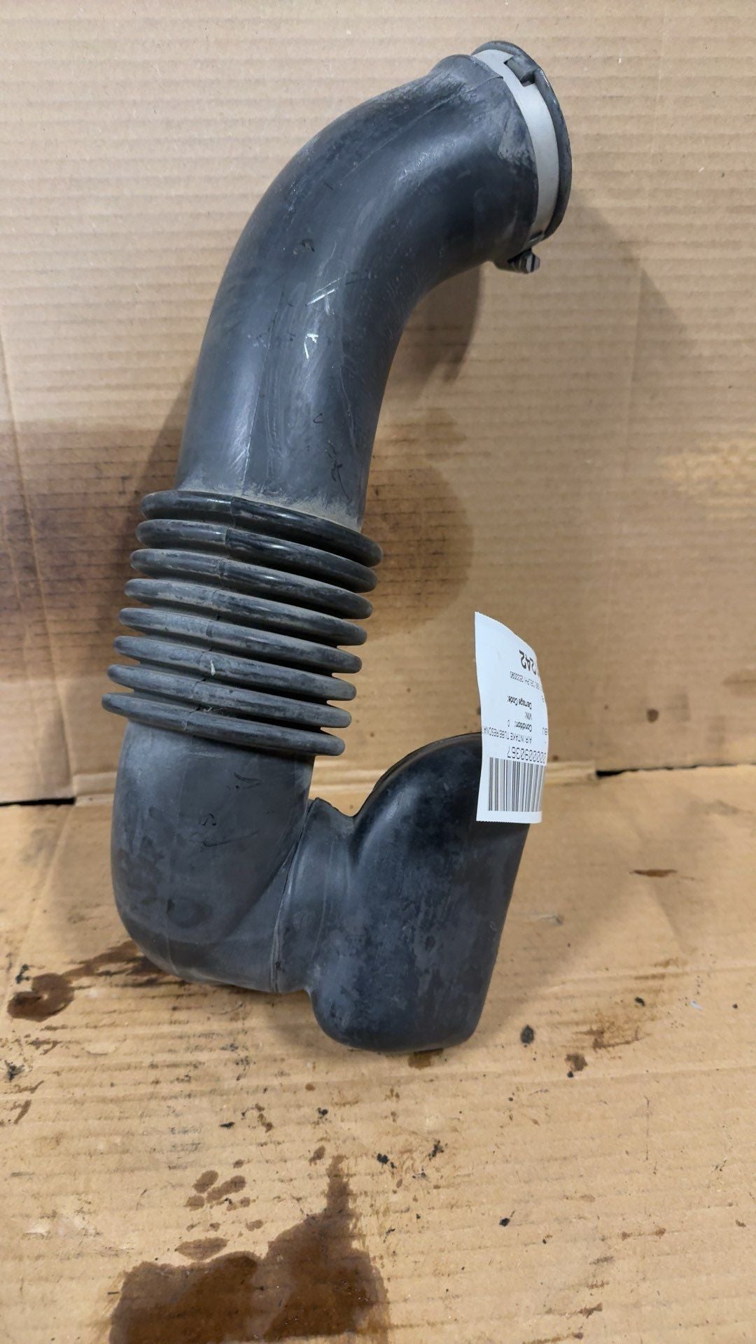 Air Intake Tube from a 2007 Chevrolet Malibu, photo 1