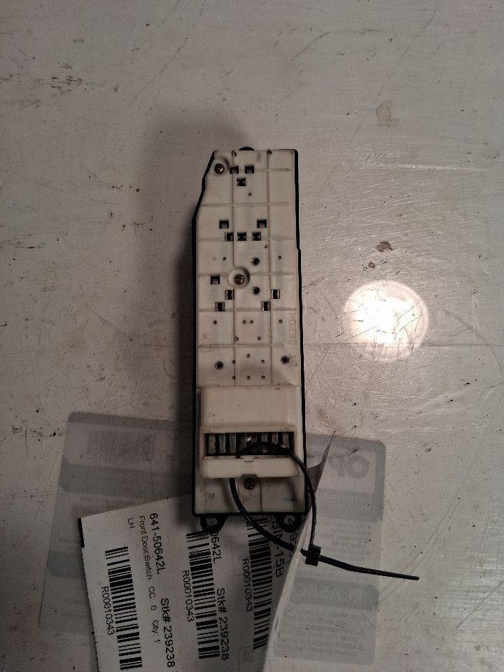 Window Master Switch from a 2000 Toyota Camry, left side, photo 5