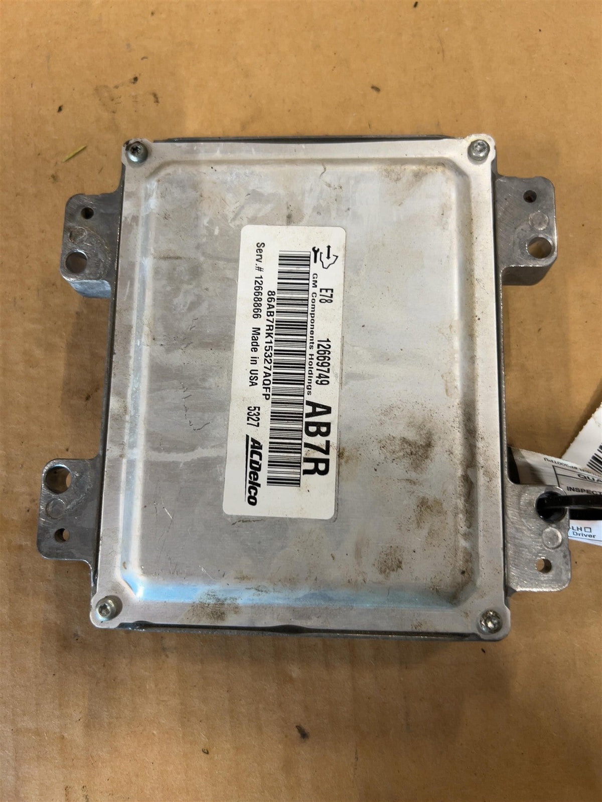 Engine Control Module (ECM/PCM) from a 2016 Buick Encore, photo 2