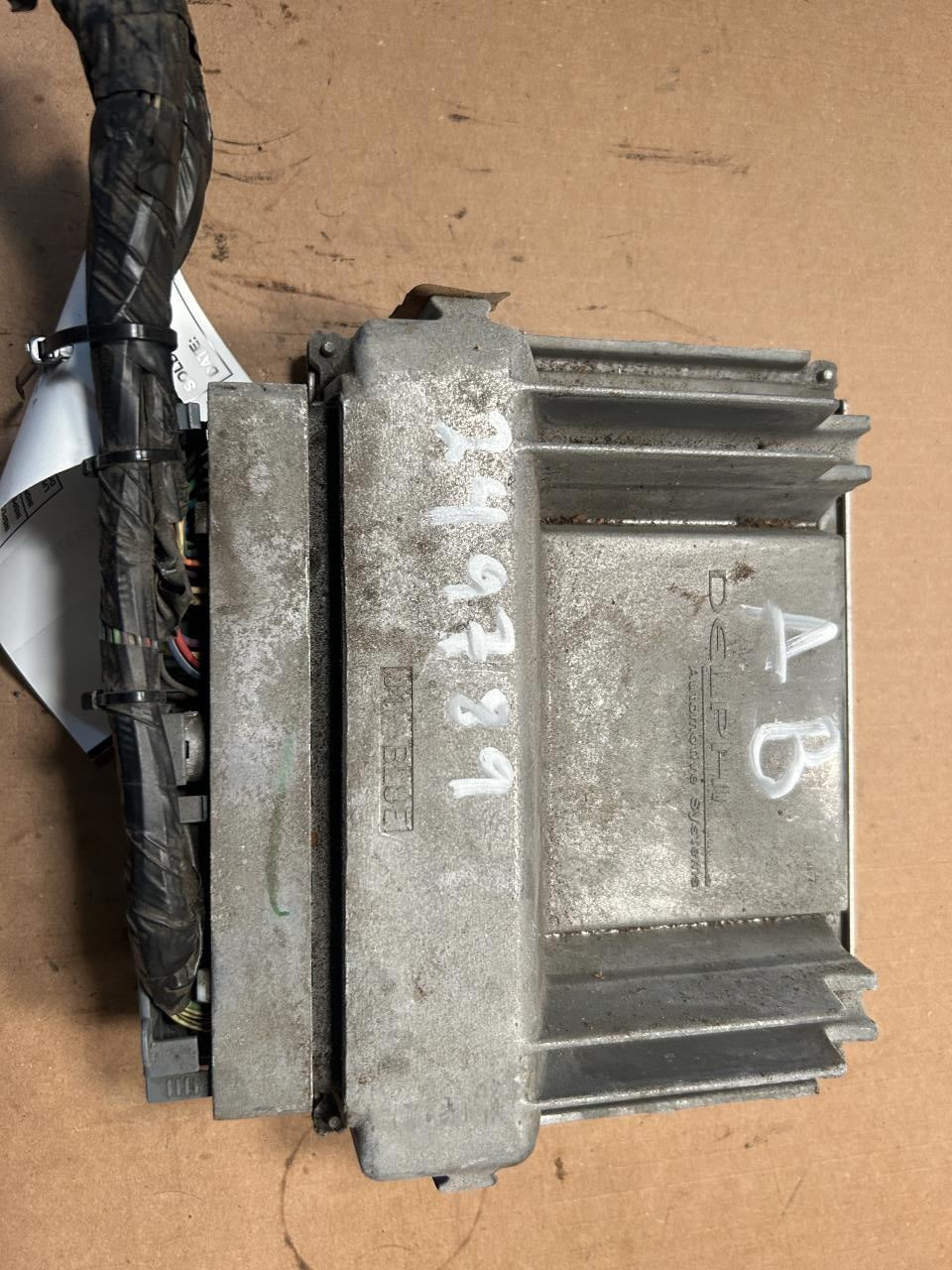 Engine Control Module (ECM/PCM) from a 2001 Buick LeSabre, photo 1