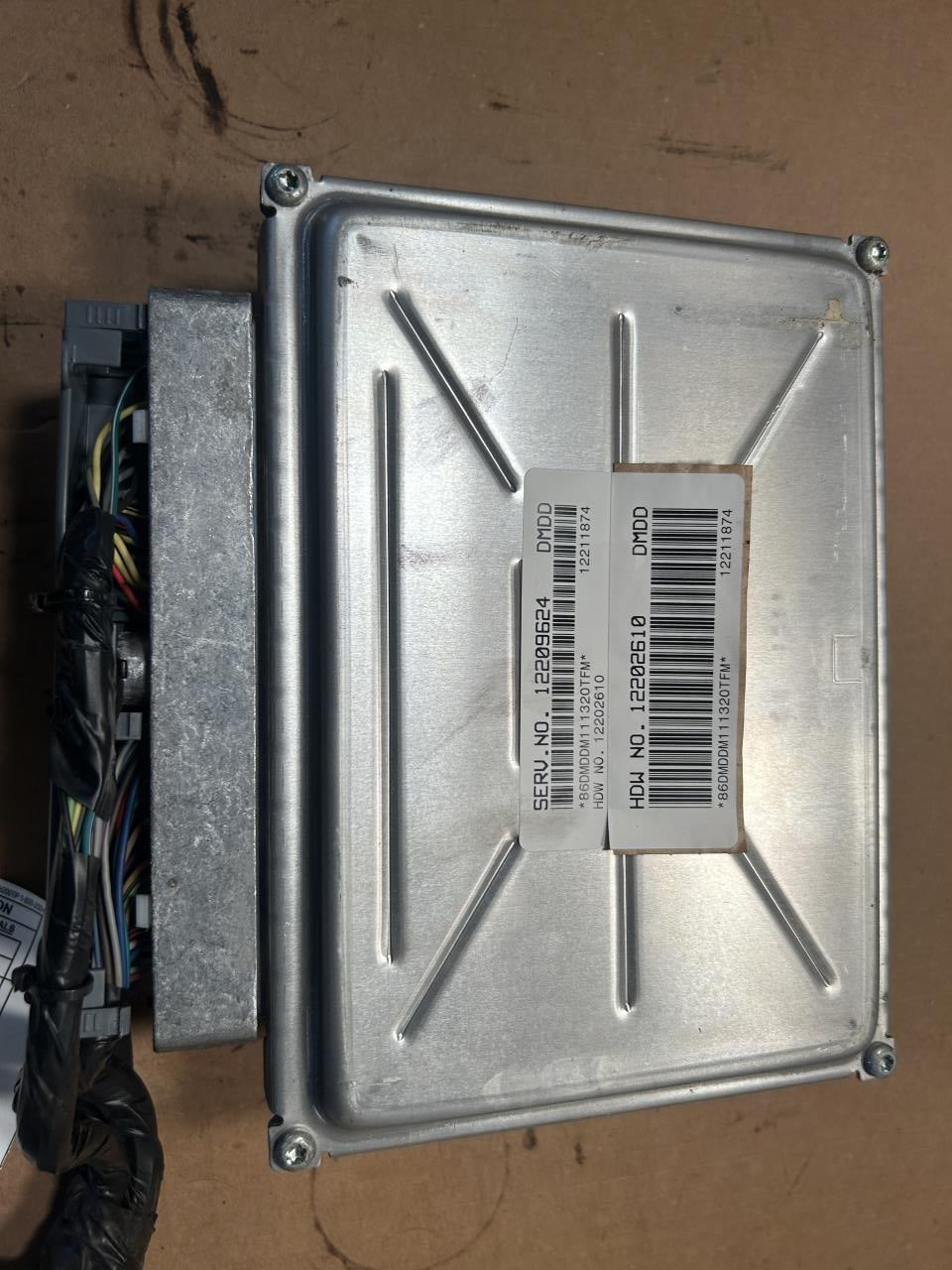 Engine Control Module (ECM/PCM) from a 2001 Buick LeSabre, photo 2