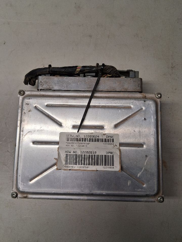 Engine Control Module (ECM/PCM) from a 2002 Buick LeSabre, photo 1