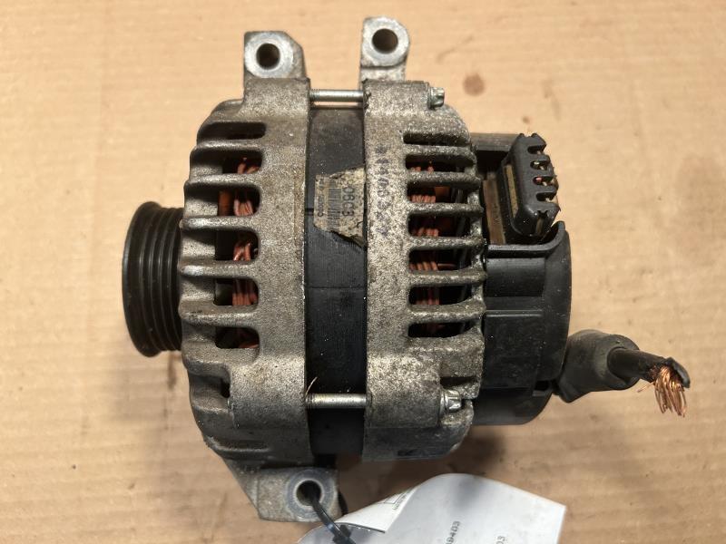Alternator from a 2002 Buick Century, photo 1