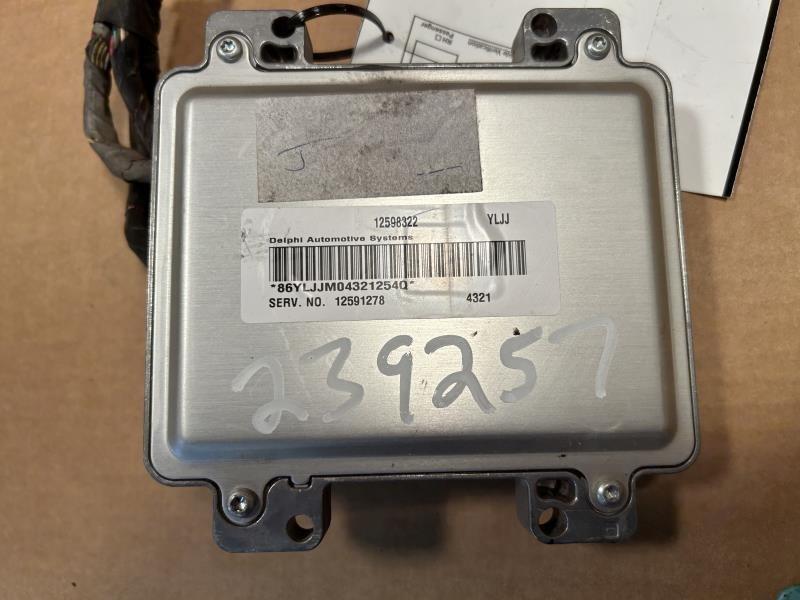 Engine Control Module (ECM/PCM) from a 2005 Buick LaCrosse, photo 1