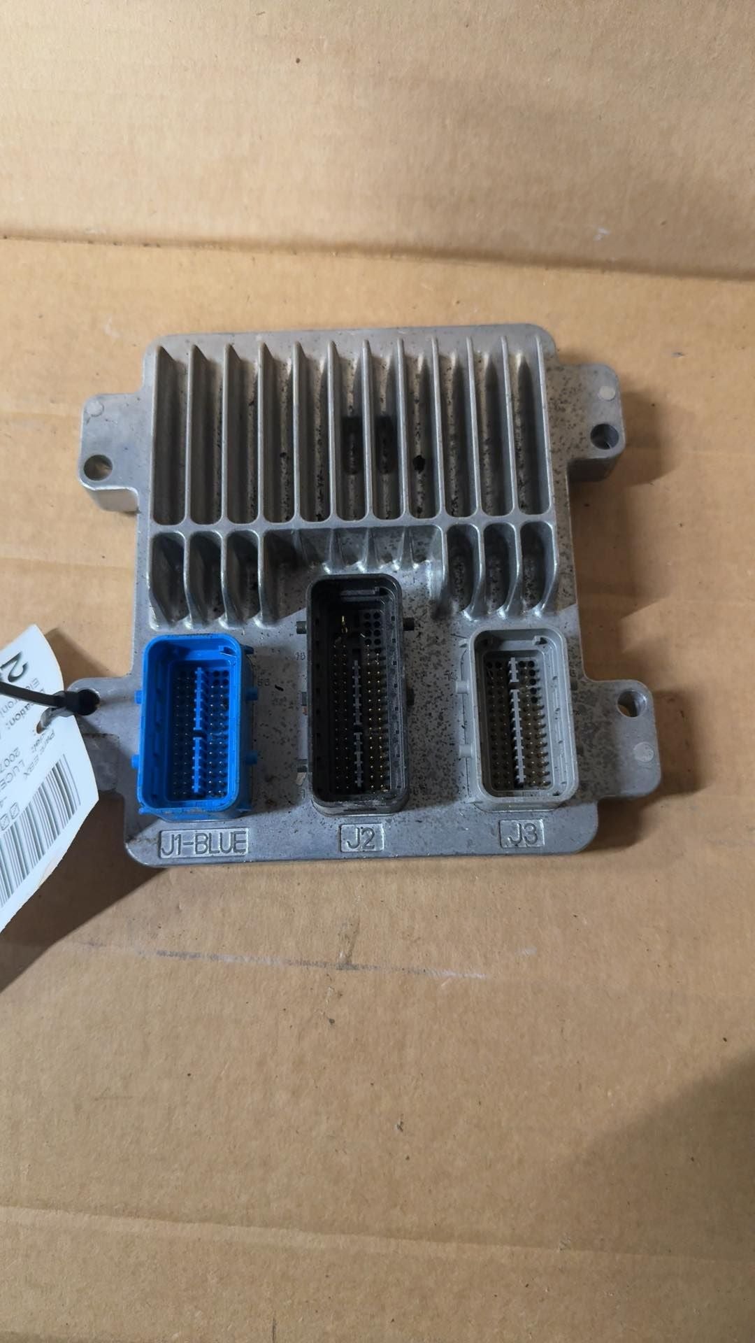 Engine Control Module (ECM/PCM) from a 2007 Buick Lucerne, photo 1