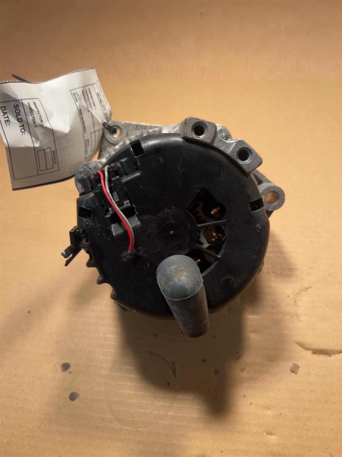 Alternator from a 2002 Chevrolet Cavalier, photo 2