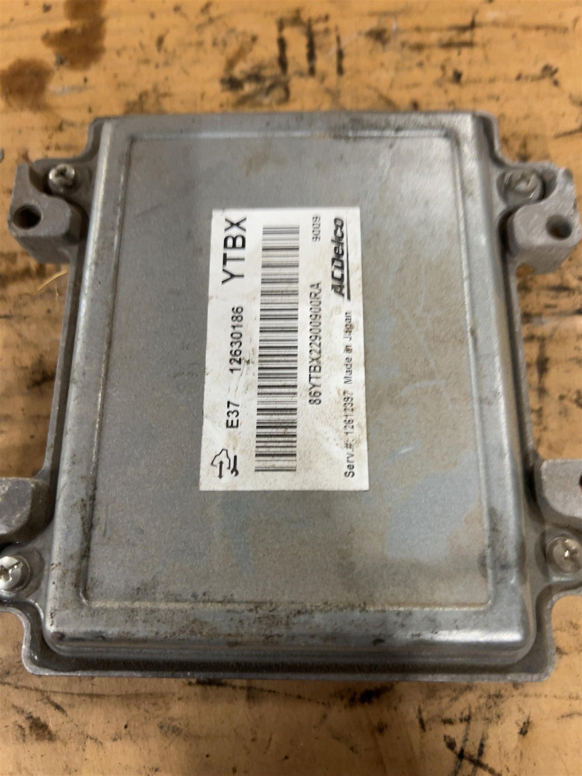 Engine Control Module (ECM/PCM) from a 2009 Chevrolet Cobalt, photo 2