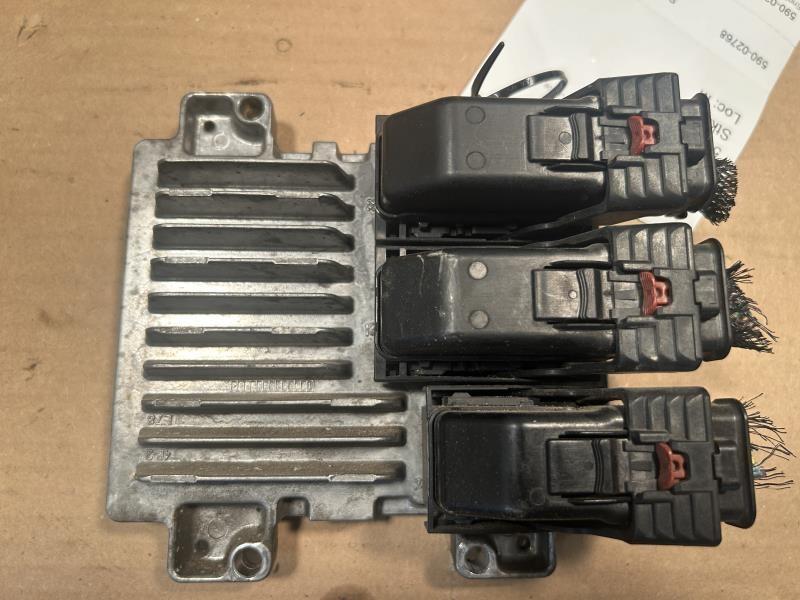 Engine Control Module (ECM/PCM) from a 2012 Chevrolet Cruze, photo 1