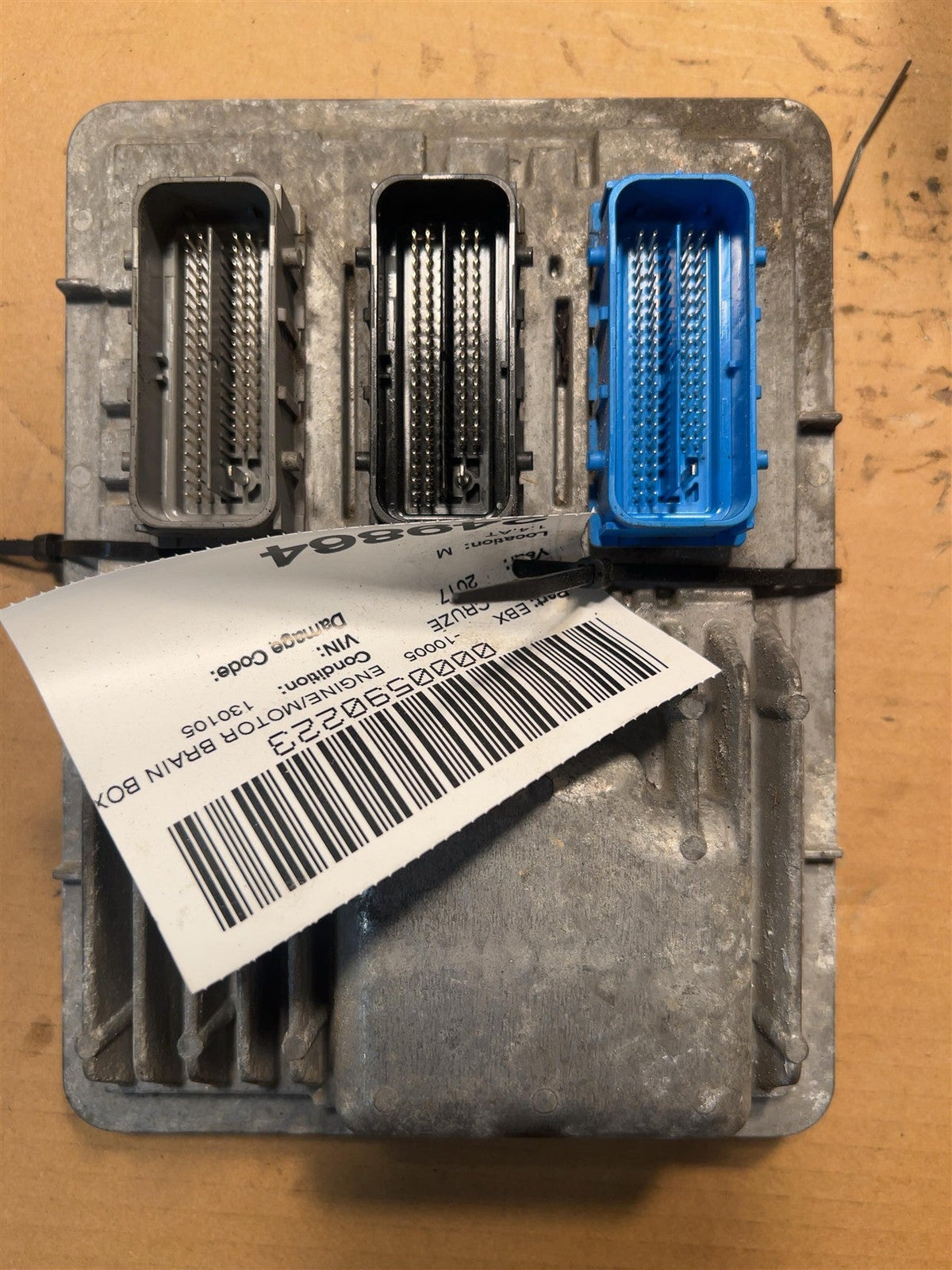 Engine Control Module (ECM/PCM) from a 2017 Chevrolet Cruze, photo 1