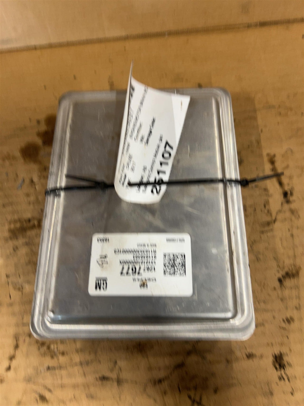 Engine Control Module (ECM/PCM) from a 2017 Chevrolet Cruze, photo 1