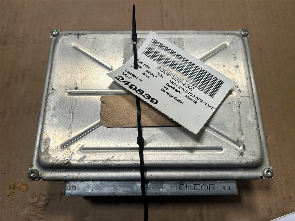 Engine Control Module (ECM/PCM) from a 2005 Chevrolet Impala, photo 1