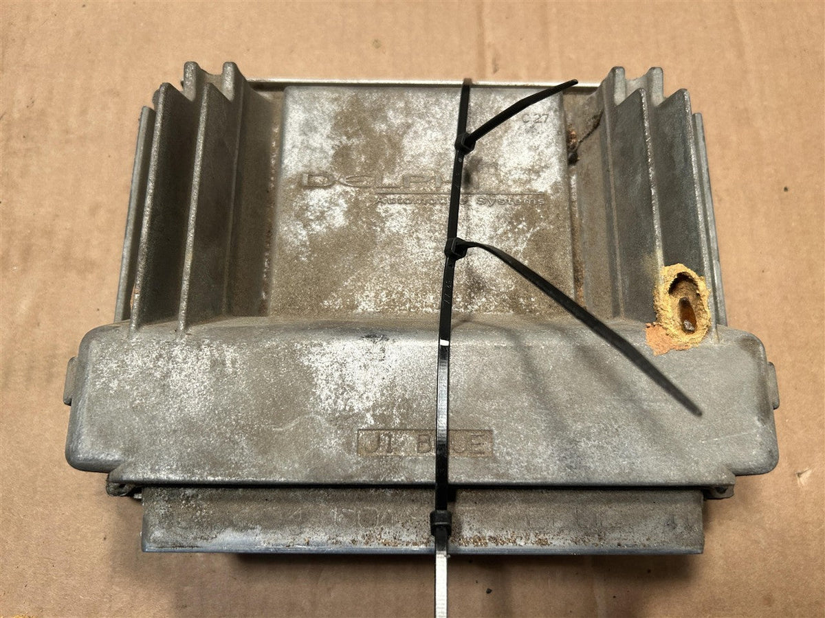 Engine Control Module (ECM/PCM) from a 2005 Chevrolet Impala, photo 2
