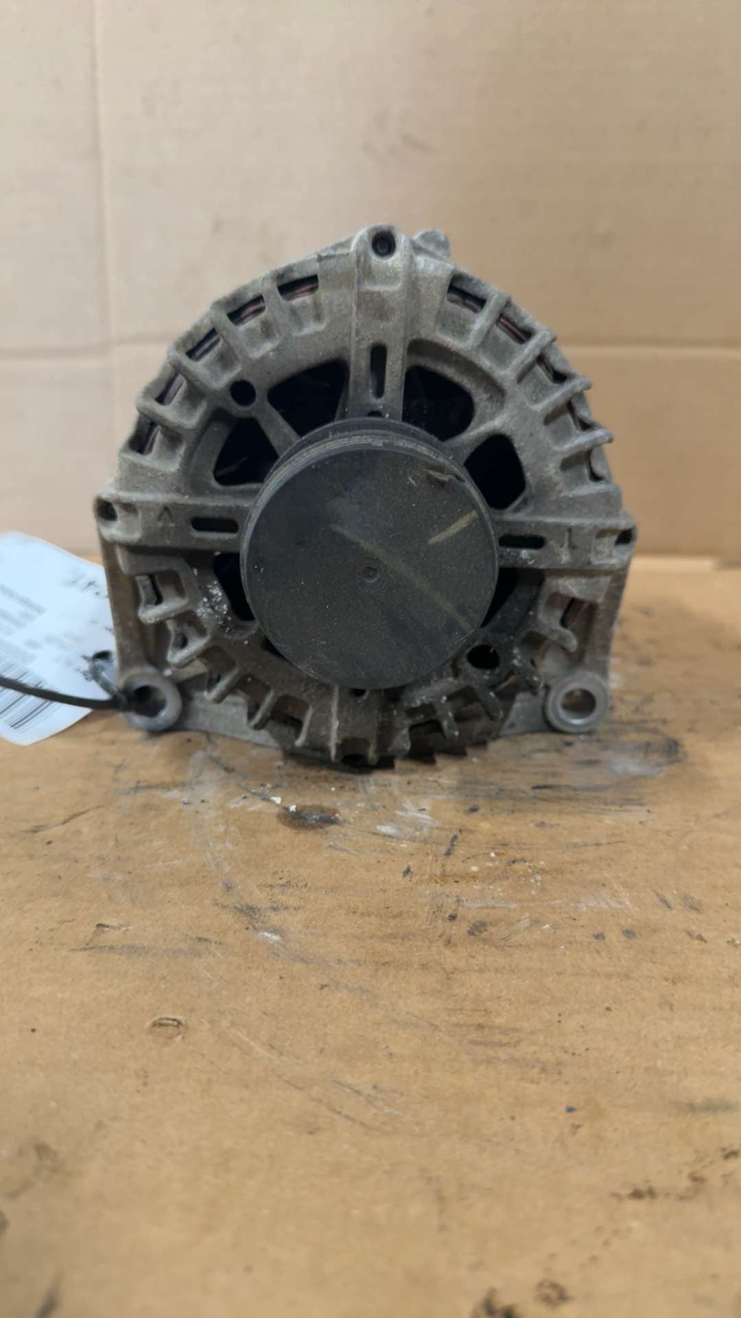 Alternator from a 2012 Chevrolet Cruze, photo 1