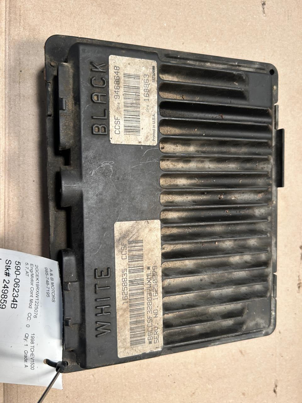 Engine Control Module (ECM/PCM) from a 1998 GMC 1500, photo 3