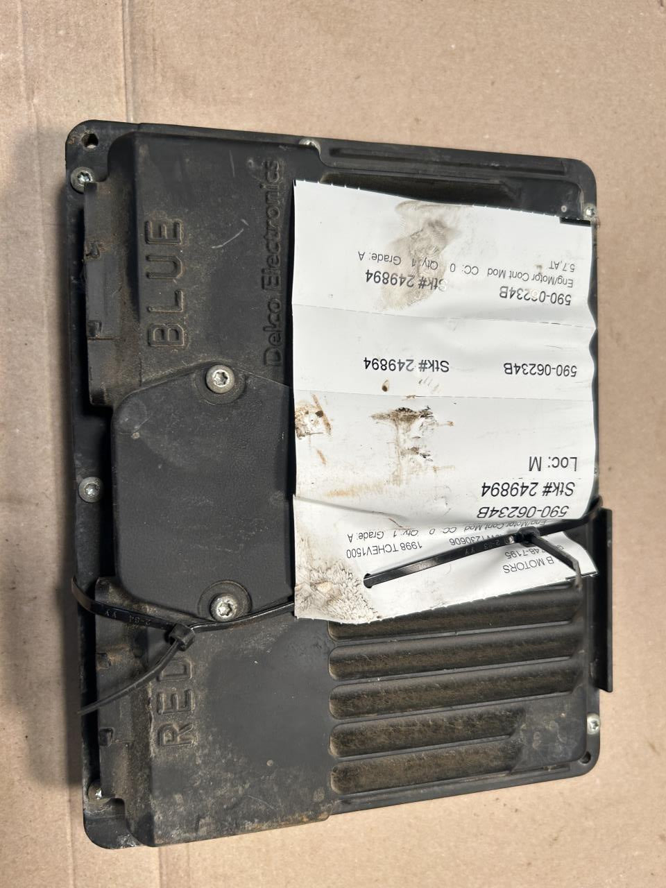 Engine Control Module (ECM/PCM) from a 1998 GMC 1500, photo 2
