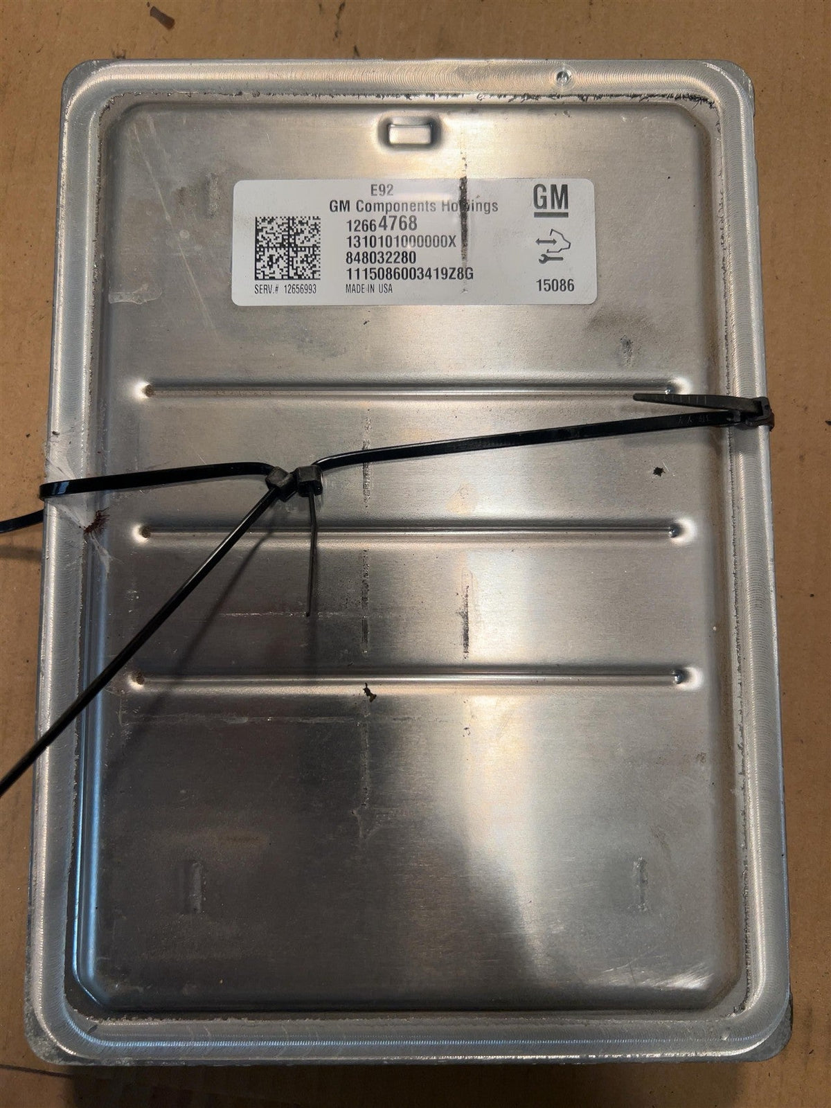 Engine Control Module (ECM/PCM) from a 2015 Chevrolet Colorado, photo 2