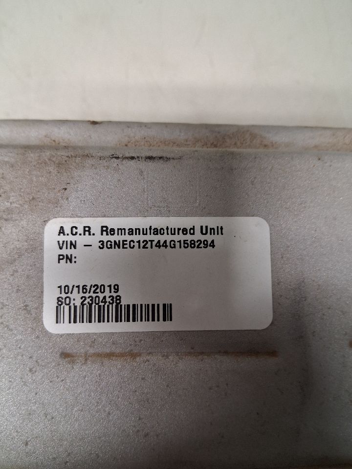 Engine Control Module (ECM/PCM) from a 2004 Chevrolet Avalanche 1500, photo 4