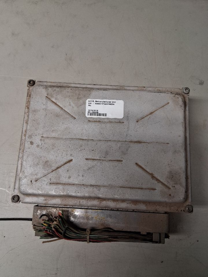 Engine Control Module (ECM/PCM) from a 2004 Chevrolet Avalanche 1500, photo 5