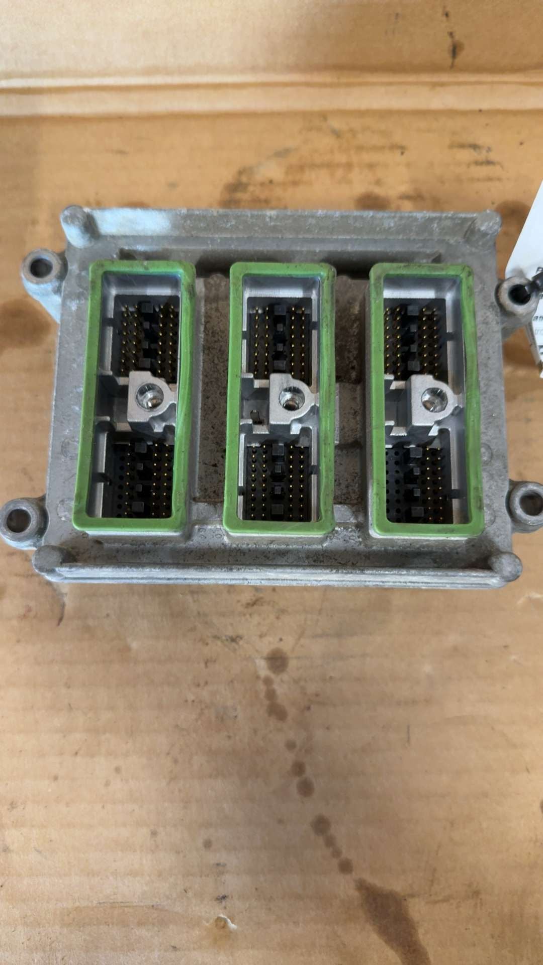 Engine Control Module (ECM/PCM) from a 2005 Chevrolet Trailblazer, photo 1