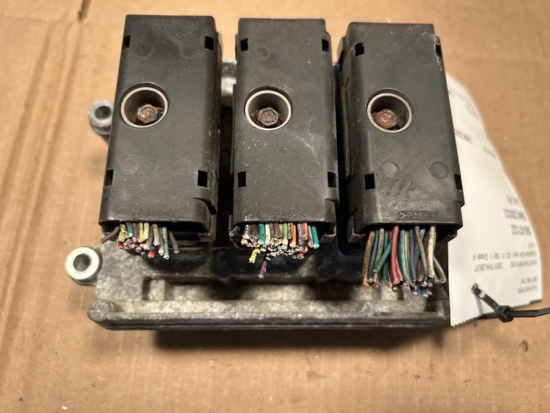 Engine Control Module (ECM/PCM) from a 2005 Chevrolet Trailblazer EXT, photo 1