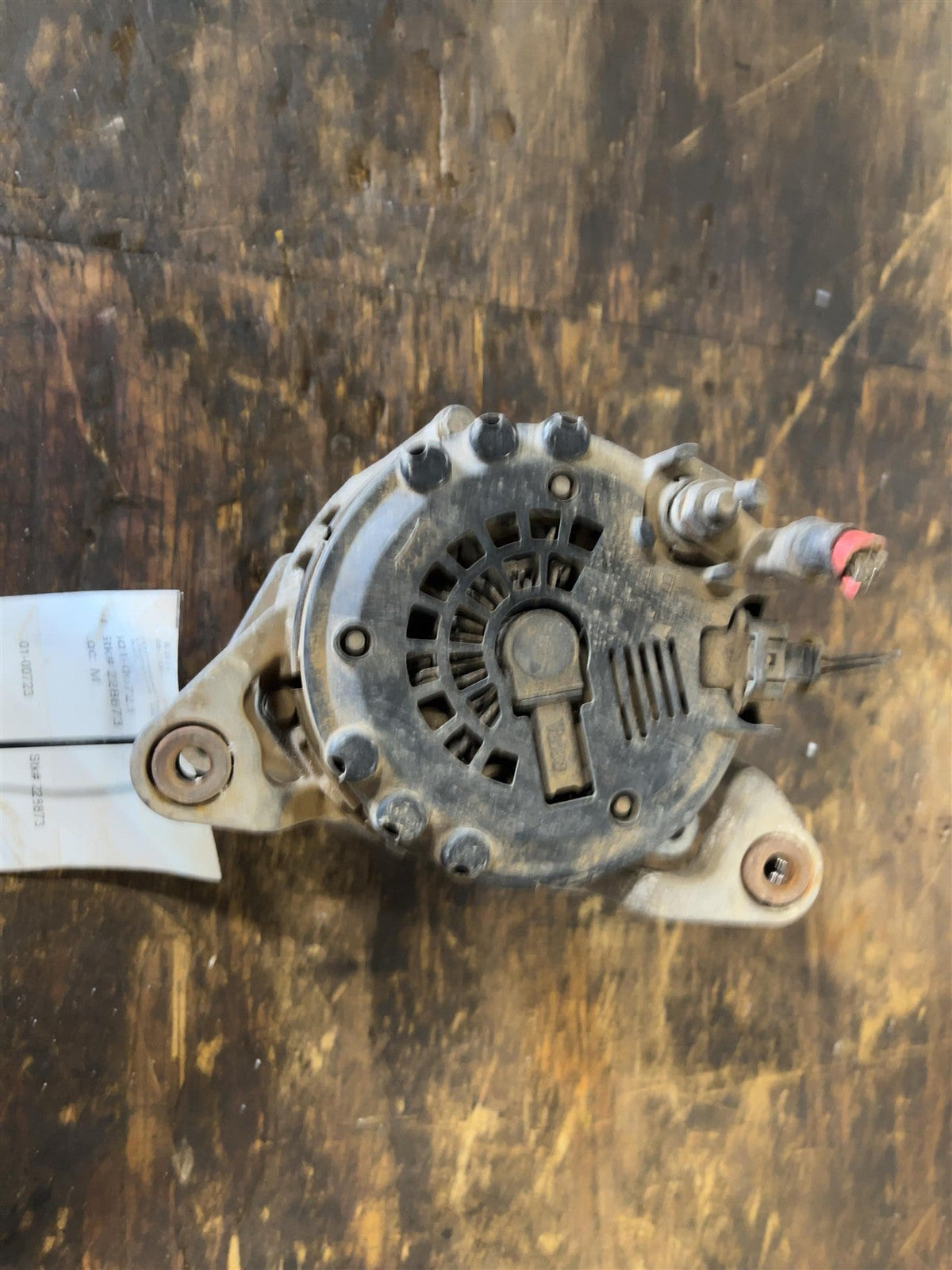 Alternator from a 2011 Chevrolet Cruze, photo 1