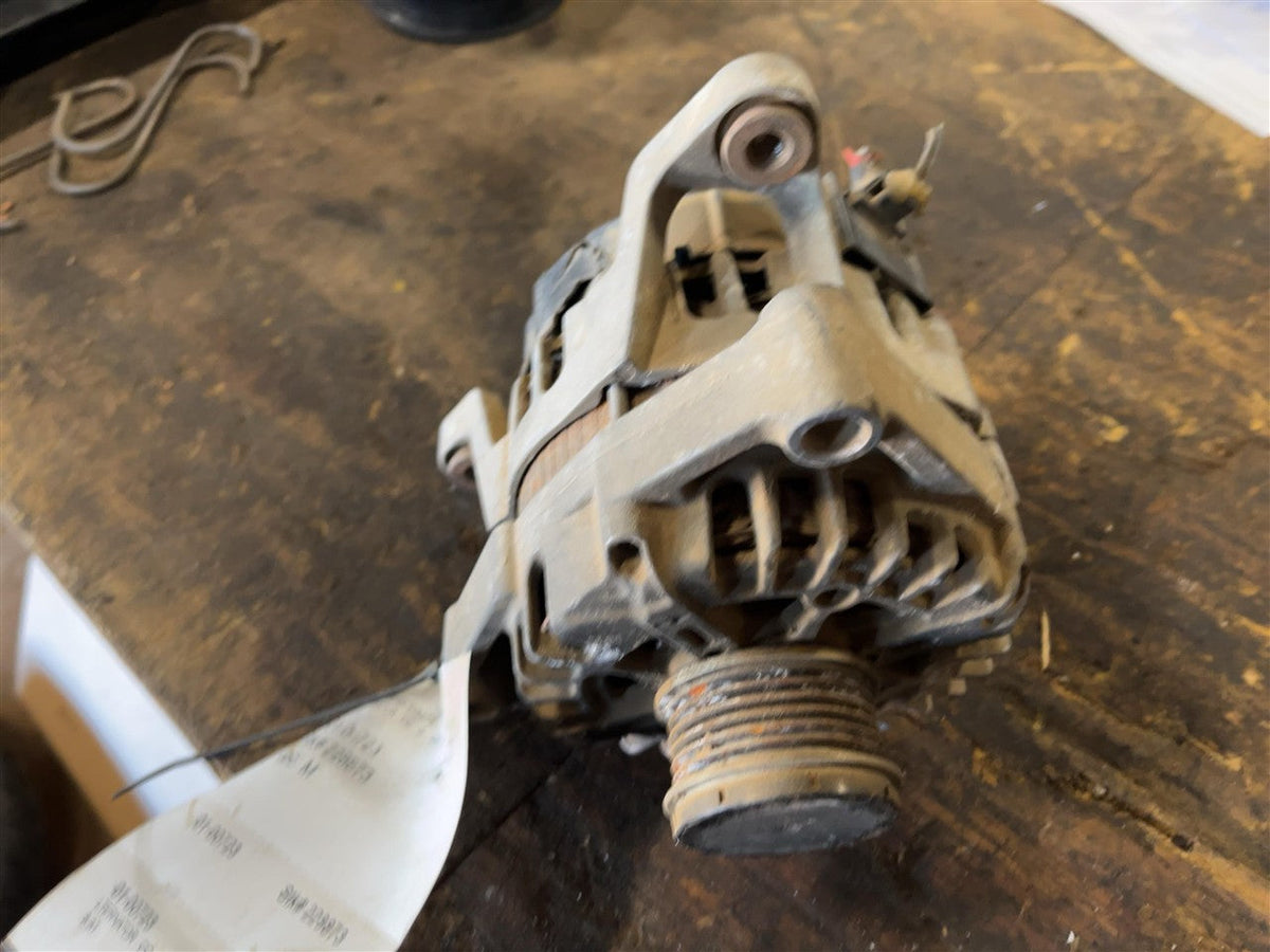 Alternator from a 2011 Chevrolet Cruze, photo 2
