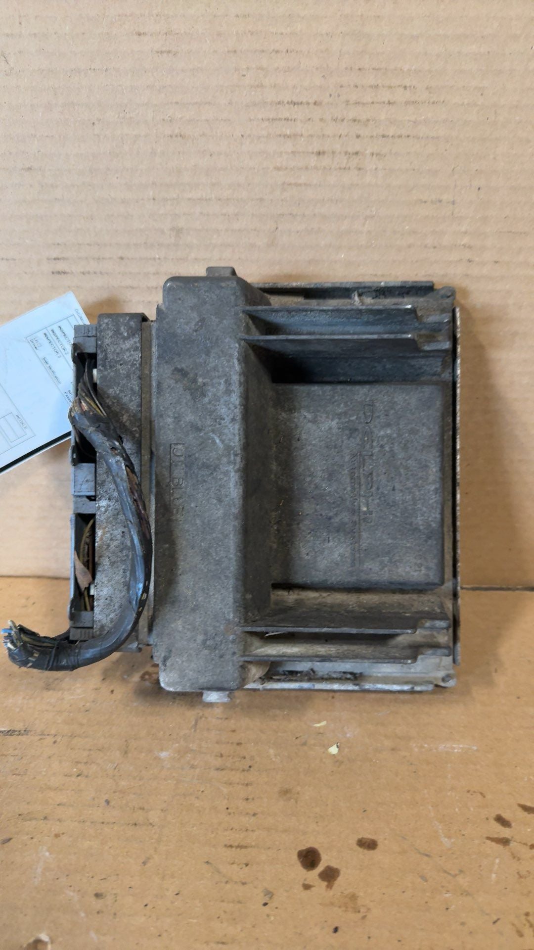 Engine Control Module (ECM/PCM) from a 2003 GMC Sonoma, photo 2
