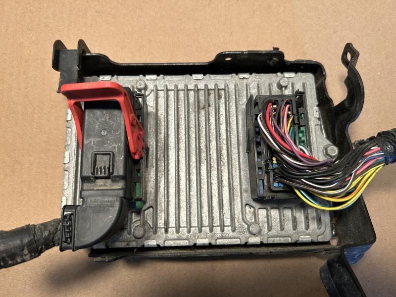 Engine Control Module (ECM/PCM) from a 2012 Chrysler 200, photo 1