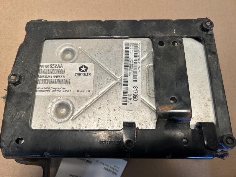 Engine Control Module (ECM/PCM) from a 2012 Chrysler 200, photo 2