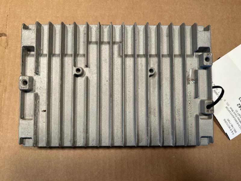 Engine Control Module (ECM/PCM) from a 2002 Chrysler 300M, photo 2