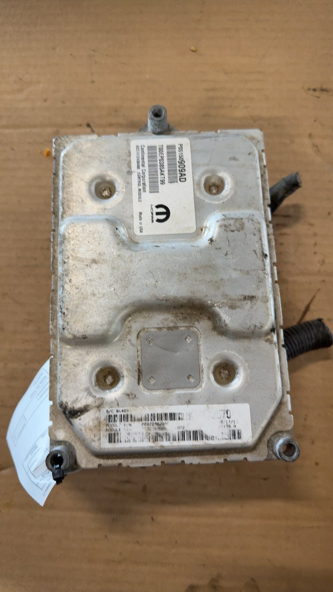 Engine Control Module (ECM/PCM) from a 2015 Dodge Dart, photo 2