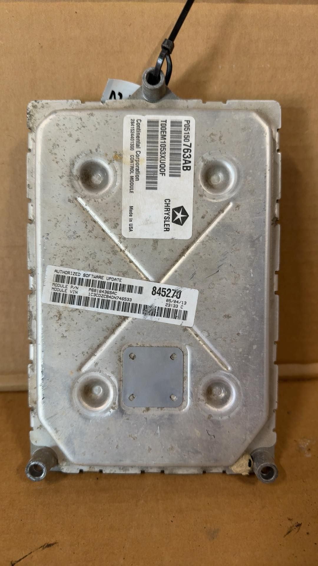 Engine Control Module (ECM/PCM) from a 2013 Dodge Avenger, photo 2