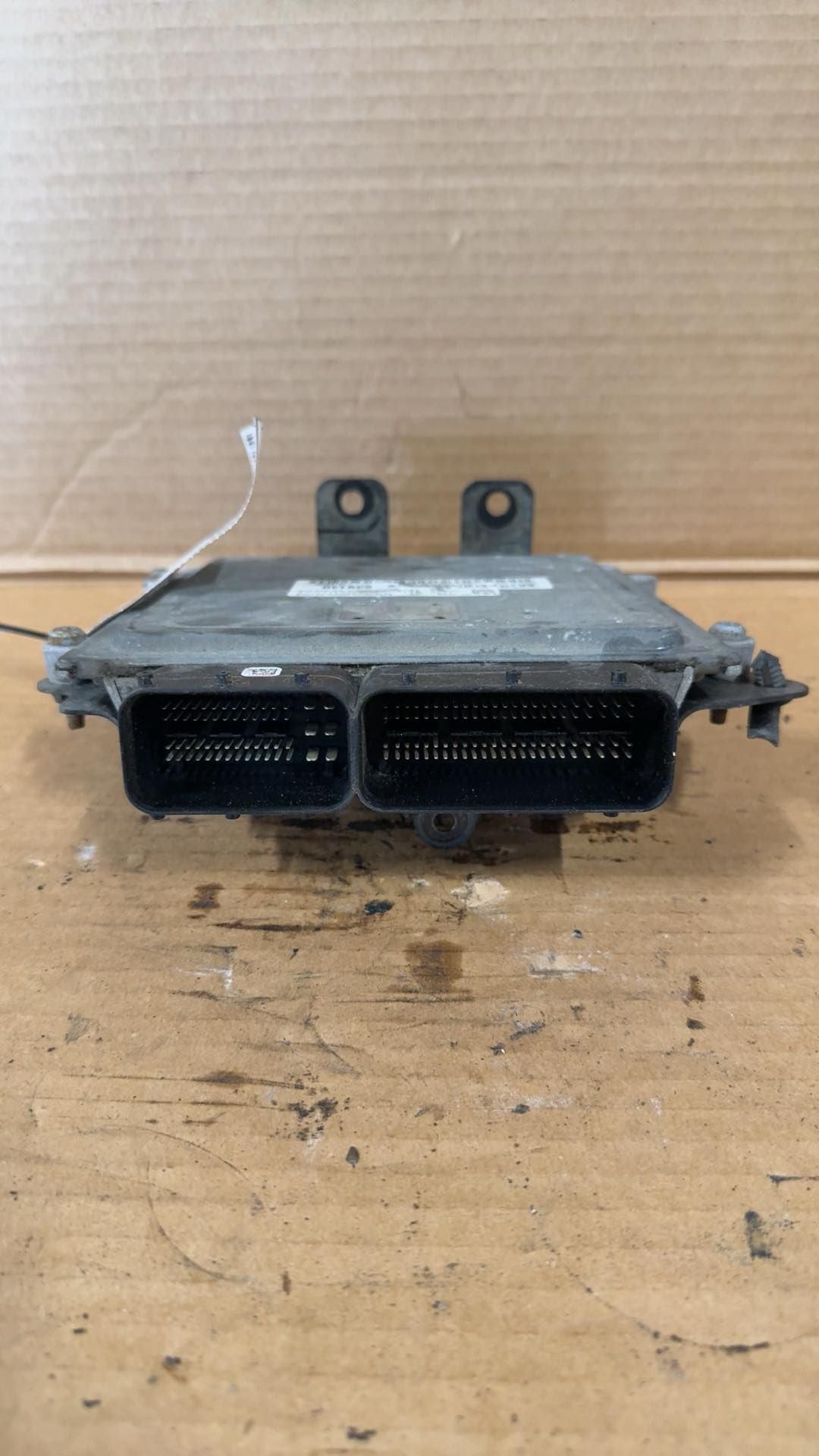 Engine Control Module (ECM/PCM) from a 2007 Dodge Caliber, photo 1