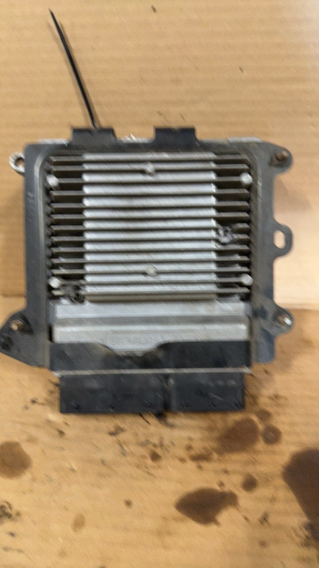 Engine Control Module (ECM/PCM) from a 2007 Dodge Caliber, photo 1