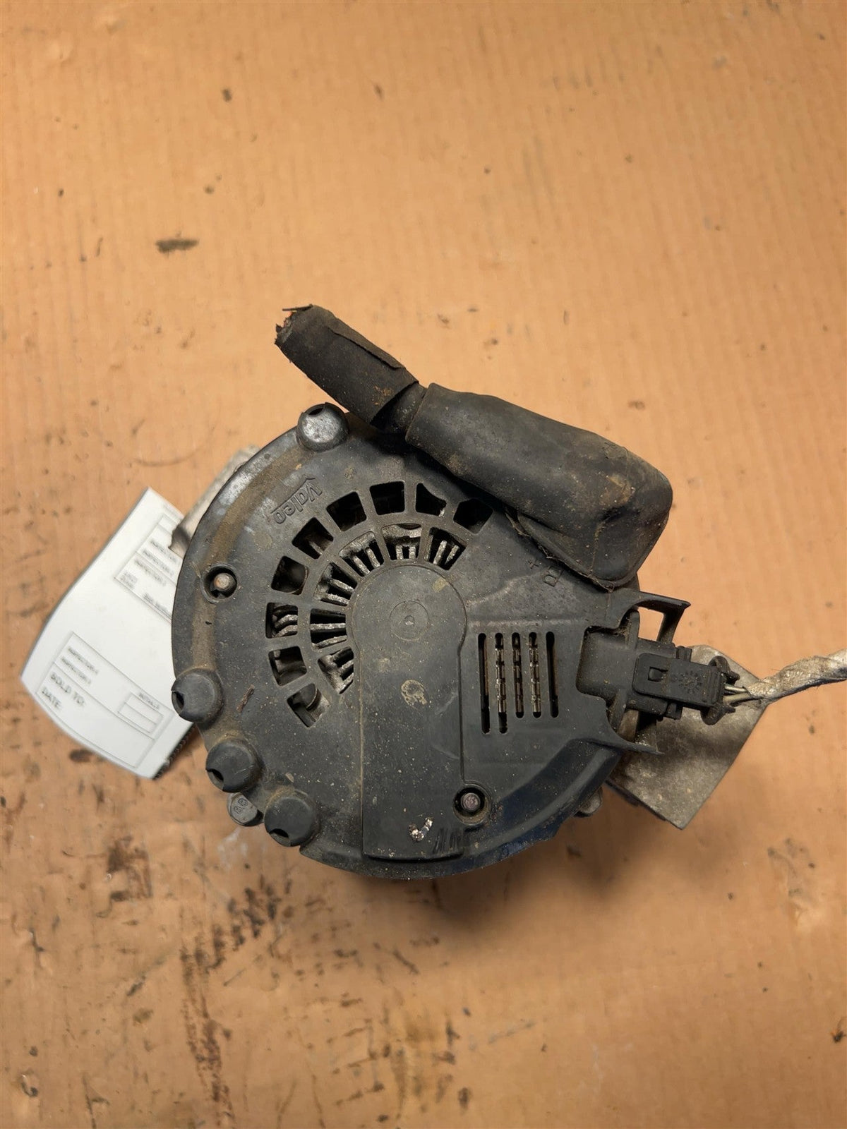 Alternator from a 2015 Chevrolet Colorado, photo 2