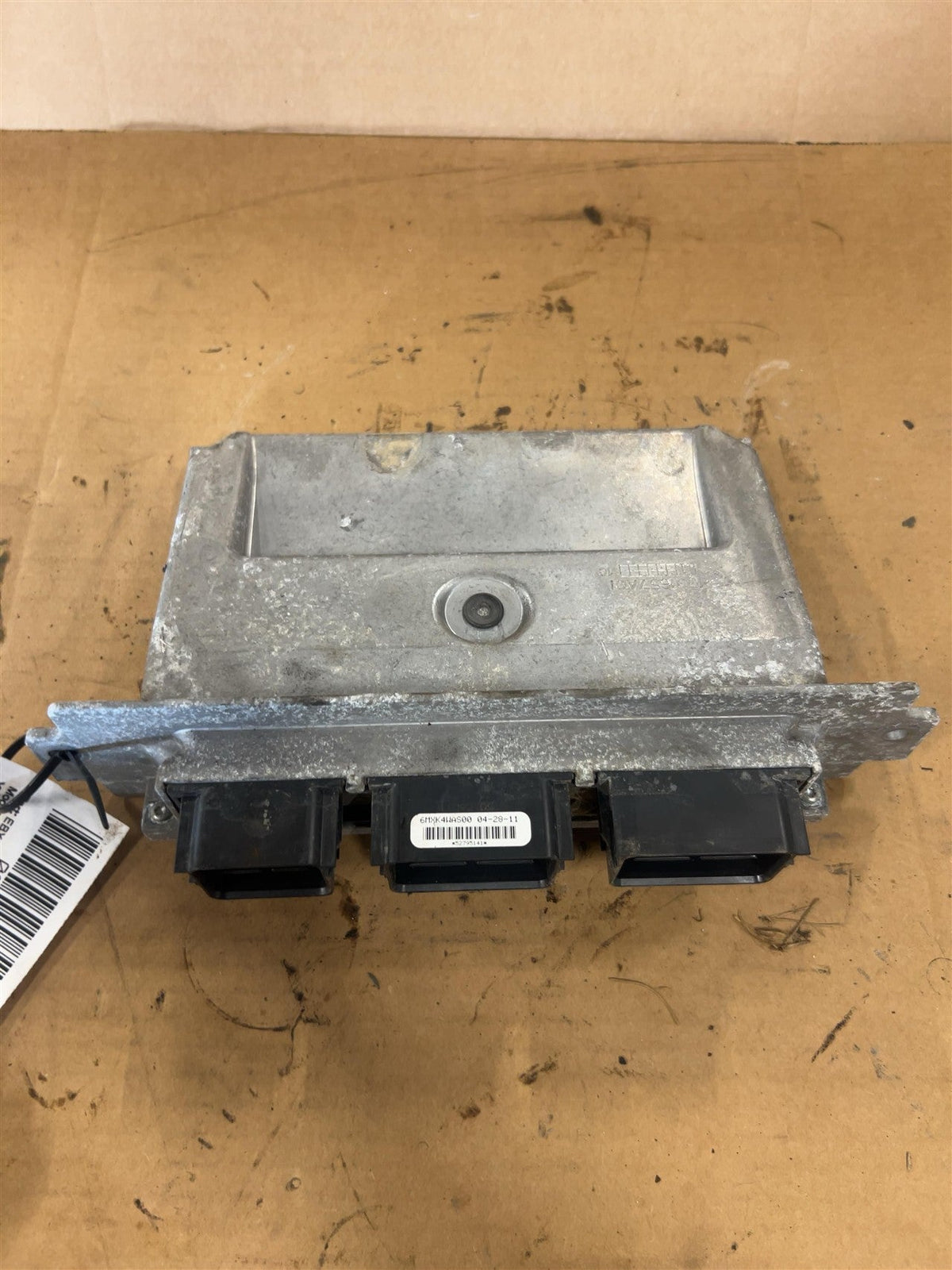 Engine Control Module (ECM/PCM) from a 2011 Ford Escape, photo 1
