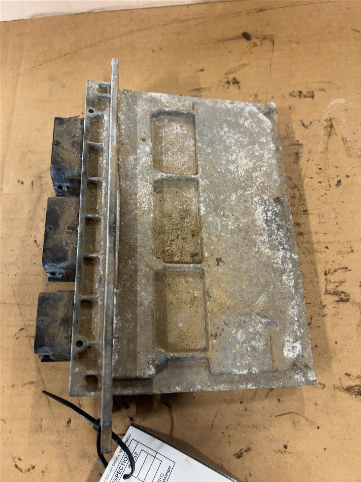 Engine Control Module (ECM/PCM) from a 2011 Ford Escape, photo 2