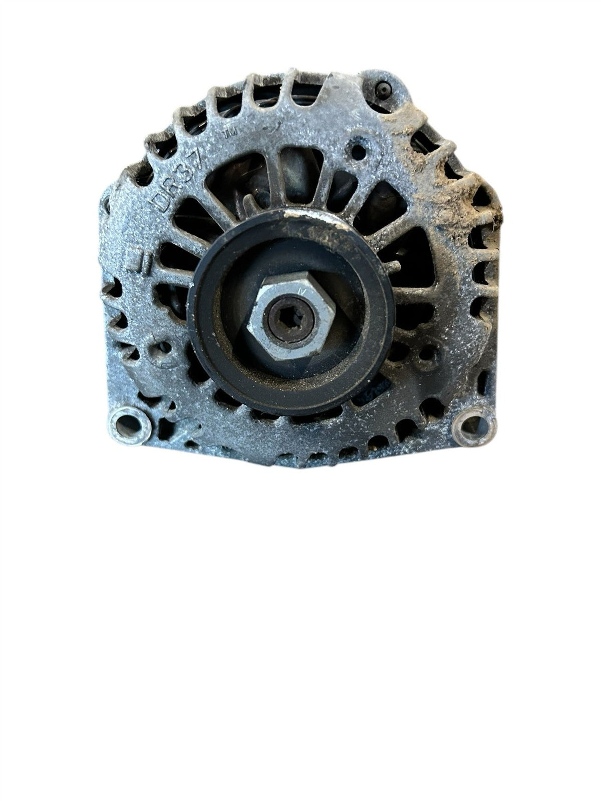 Alternator from a 2010 Chevrolet Avalanche 1500, photo 1