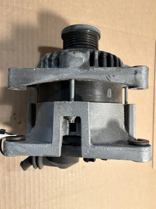 Alternator from a 2015 Chevrolet Sonic, photo 2