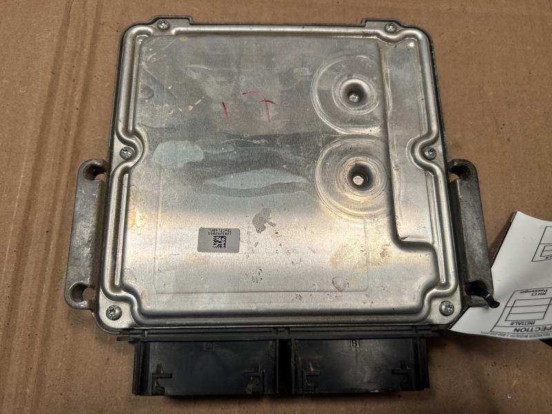 Engine Control Module (ECM/PCM) from a 2014 Ford Fusion, photo 1