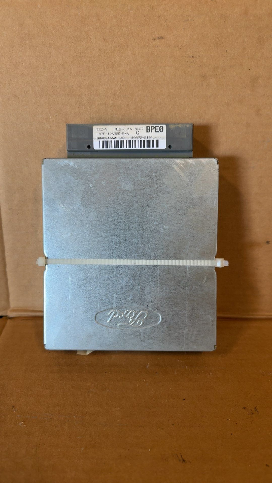 Engine Control Module (ECM/PCM) from a 1998 Ford Ranger, photo 2