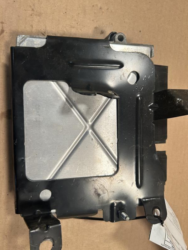 Engine Control Module (ECM/PCM) from a 2005 Ford Five Hundred, photo 2