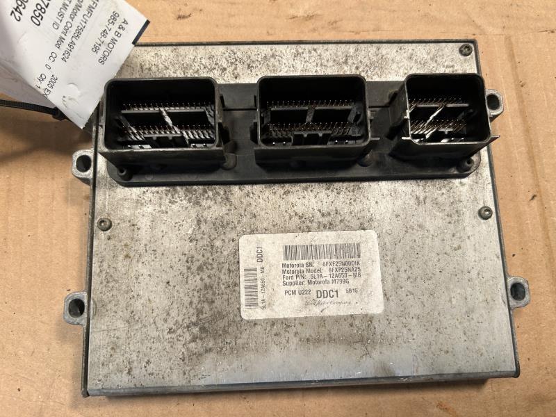 Engine Control Module (ECM/PCM) from a 2005 Ford Expedition, photo 2
