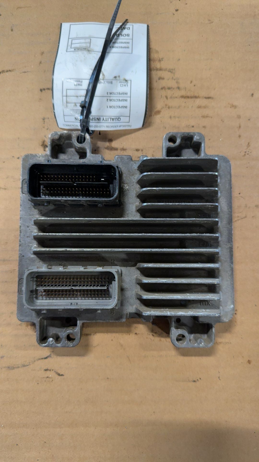 Engine Control Module (ECM/PCM) from a 2009 Chevrolet Tahoe, photo 1